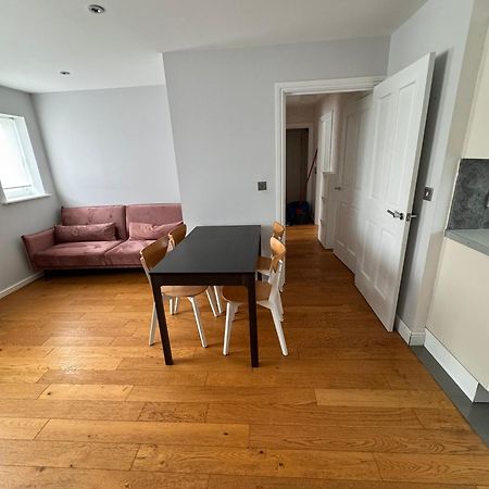 2-Bedroom Flat Walking Distance To Excel London - Perfect Location! Εξωτερικό φωτογραφία